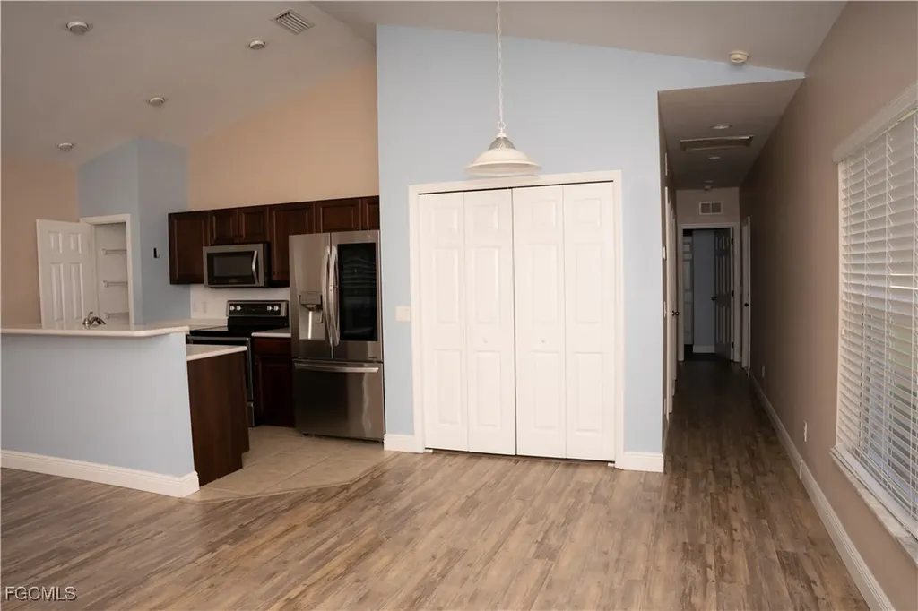 295 Destiny Circle Cape Coral FL 33990