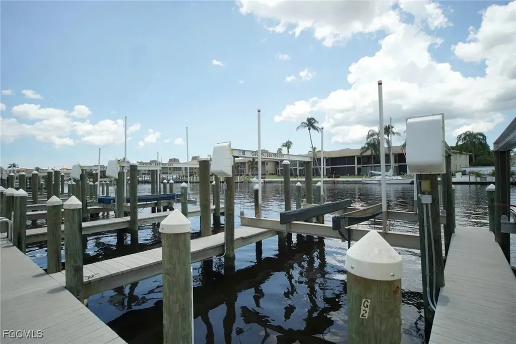 4010 SE 20th Place Cape Coral FL 33904