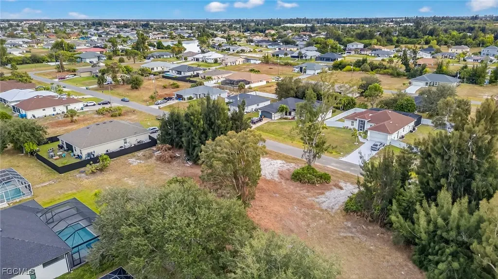 2251 SW 1st Street Cape Coral FL 33991