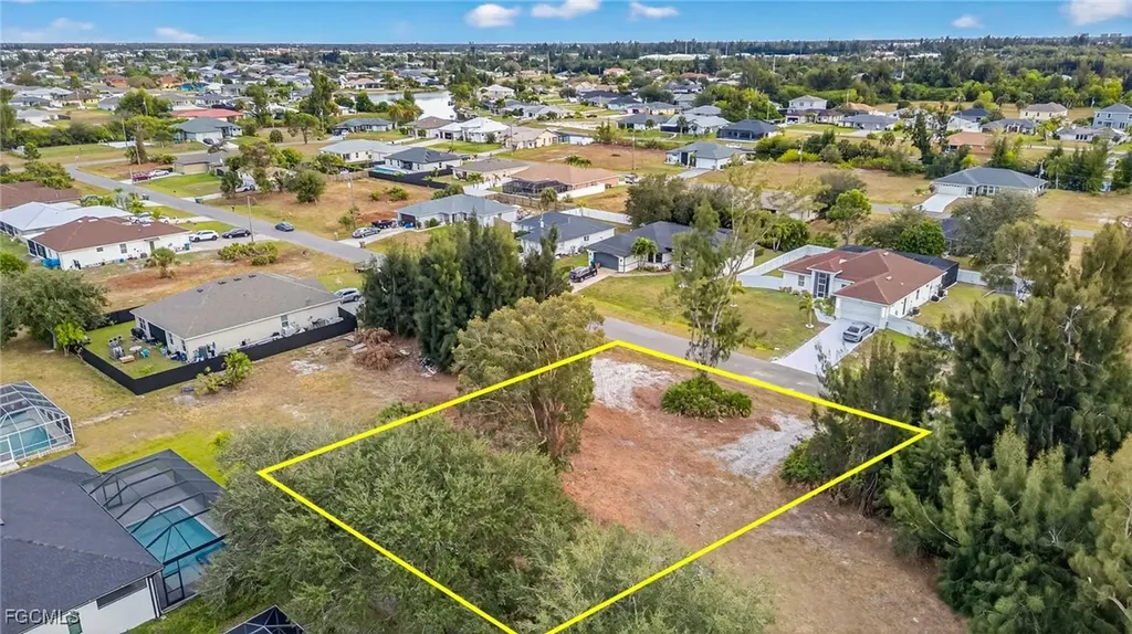 2251 SW 1st Street Cape Coral FL 33991