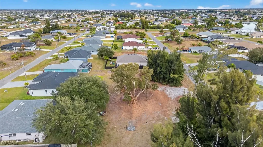 2251 SW 1st Street Cape Coral FL 33991