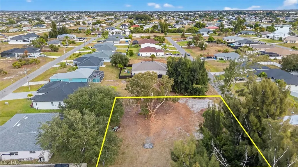 2251 SW 1st Street Cape Coral FL 33991