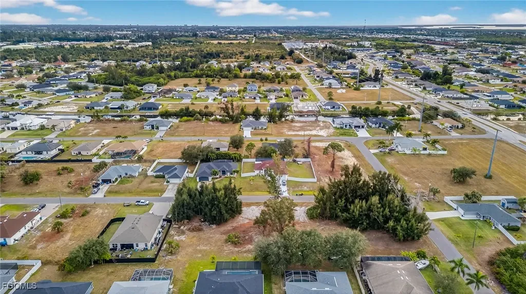 2251 SW 1st Street Cape Coral FL 33991