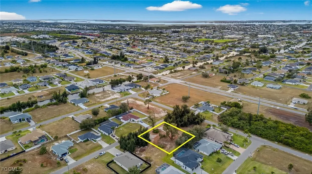 2251 SW 1st Street Cape Coral FL 33991