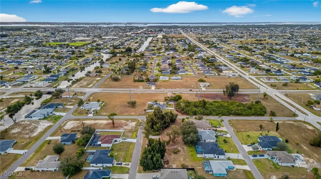 2251 SW 1st Street Cape Coral FL 33991