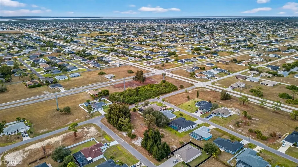 2251 SW 1st Street Cape Coral FL 33991