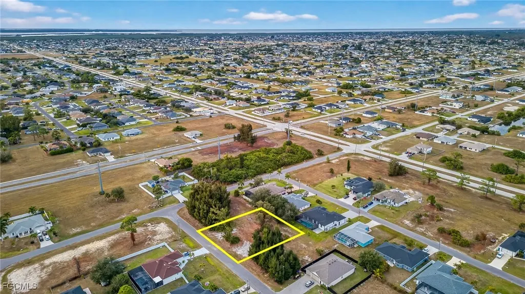 2251 SW 1st Street Cape Coral FL 33991