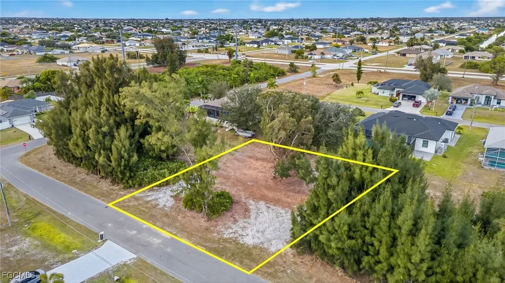 2251 SW 1st Street Cape Coral FL 33991