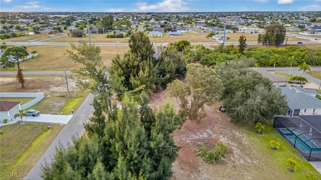 2251 SW 1st Street Cape Coral FL 33991