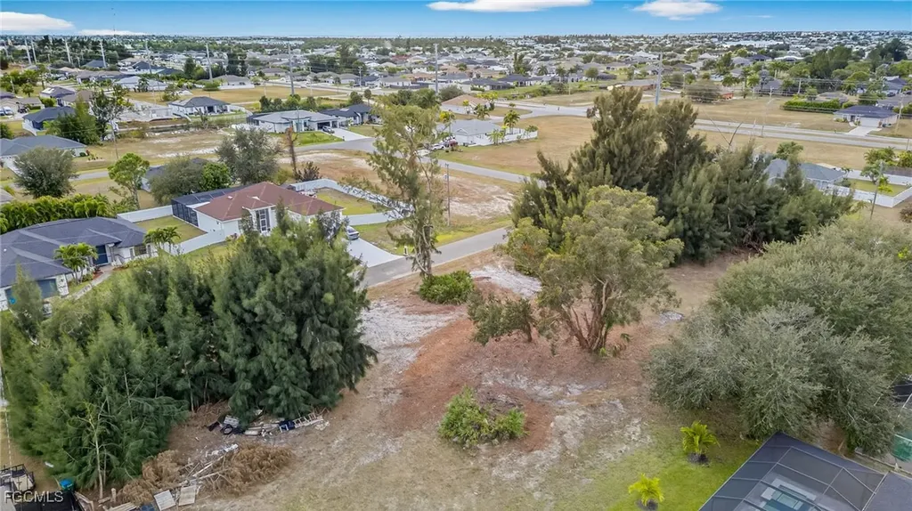 2251 SW 1st Street Cape Coral FL 33991