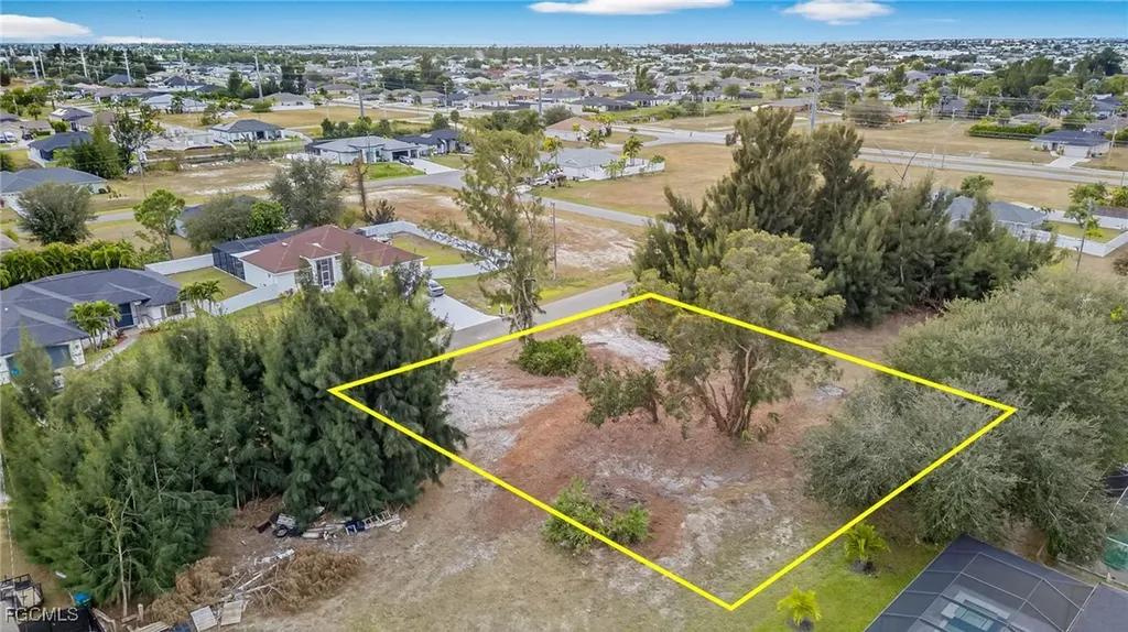 2251 SW 1st Street Cape Coral FL 33991