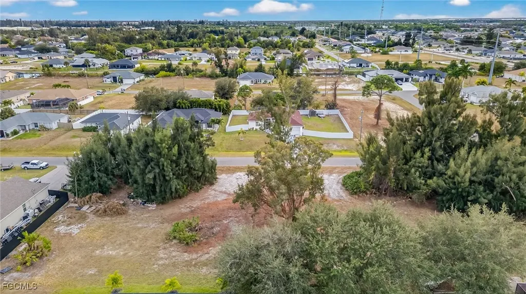 2251 SW 1st Street Cape Coral FL 33991