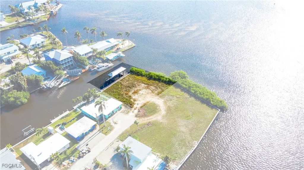 2639 Second Street Matlacha FL 33993