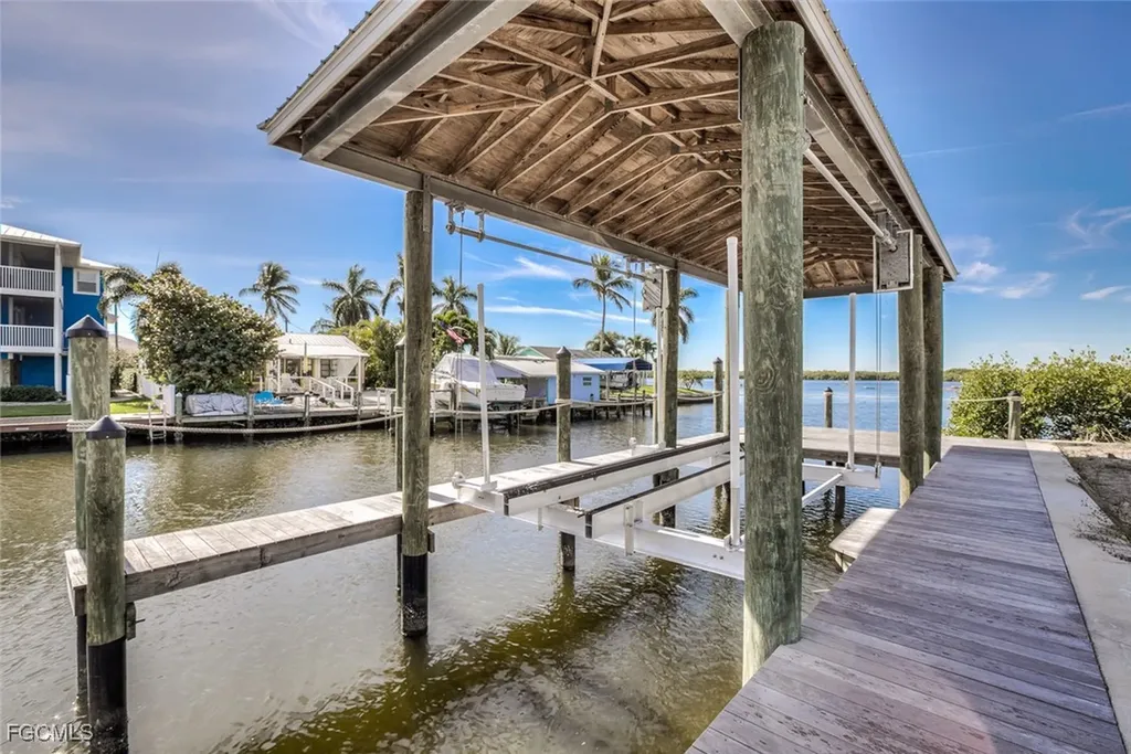 2639 Second Street Matlacha FL 33993