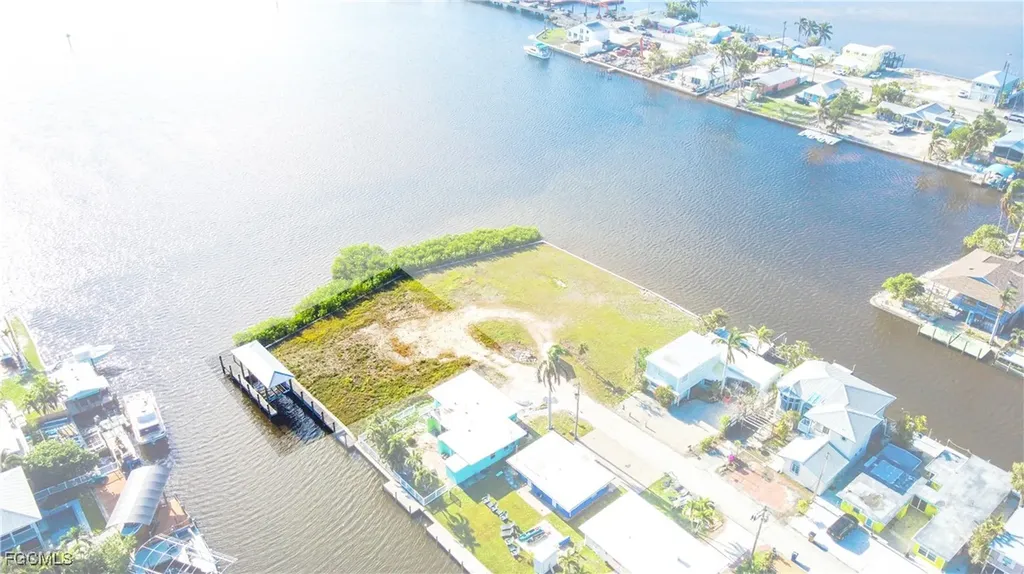 2639 Second Street Matlacha FL 33993