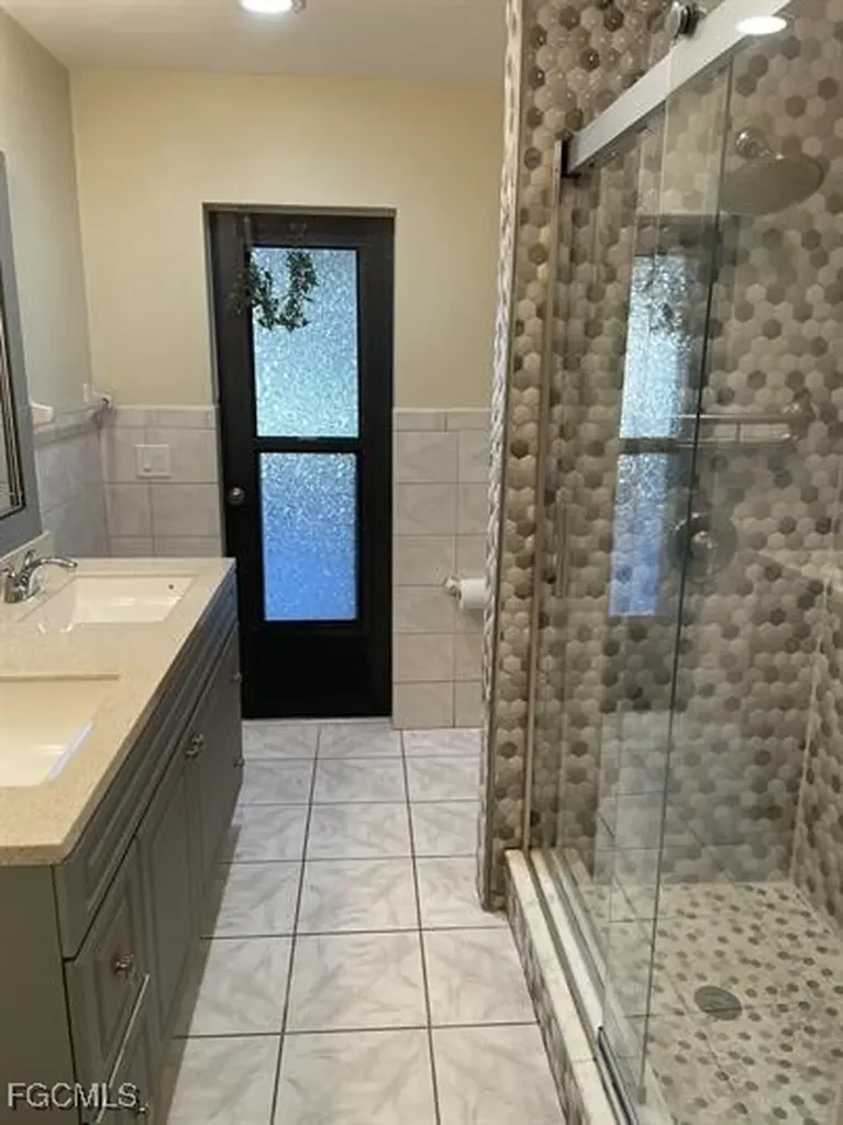 1723 SE Van Loon Terrace Cape Coral FL 33990