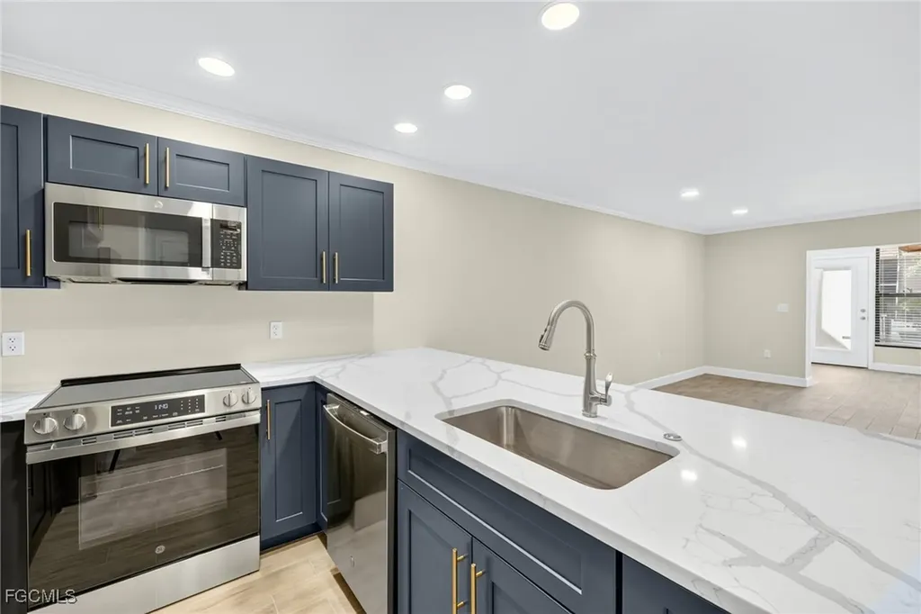 629 Nerita Street Sanibel FL 33957