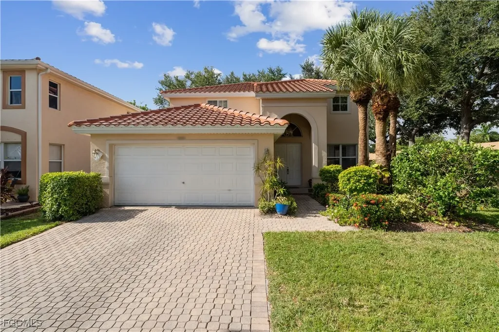 9475 Silver Pine Loop Fort Myers FL 33967
