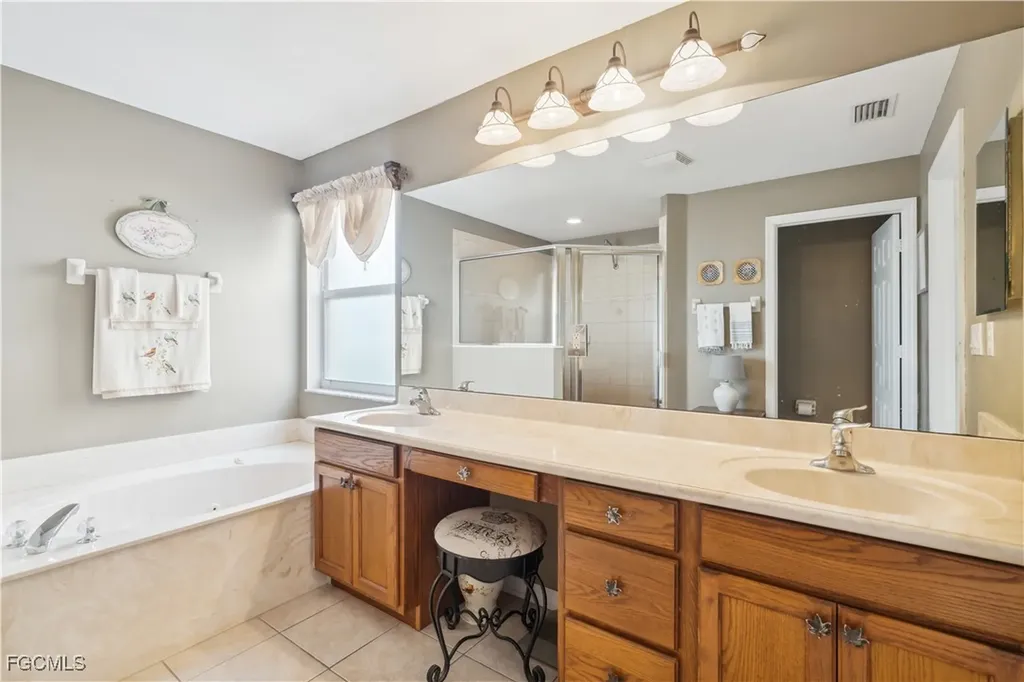 9475 Silver Pine Loop Fort Myers FL 33967