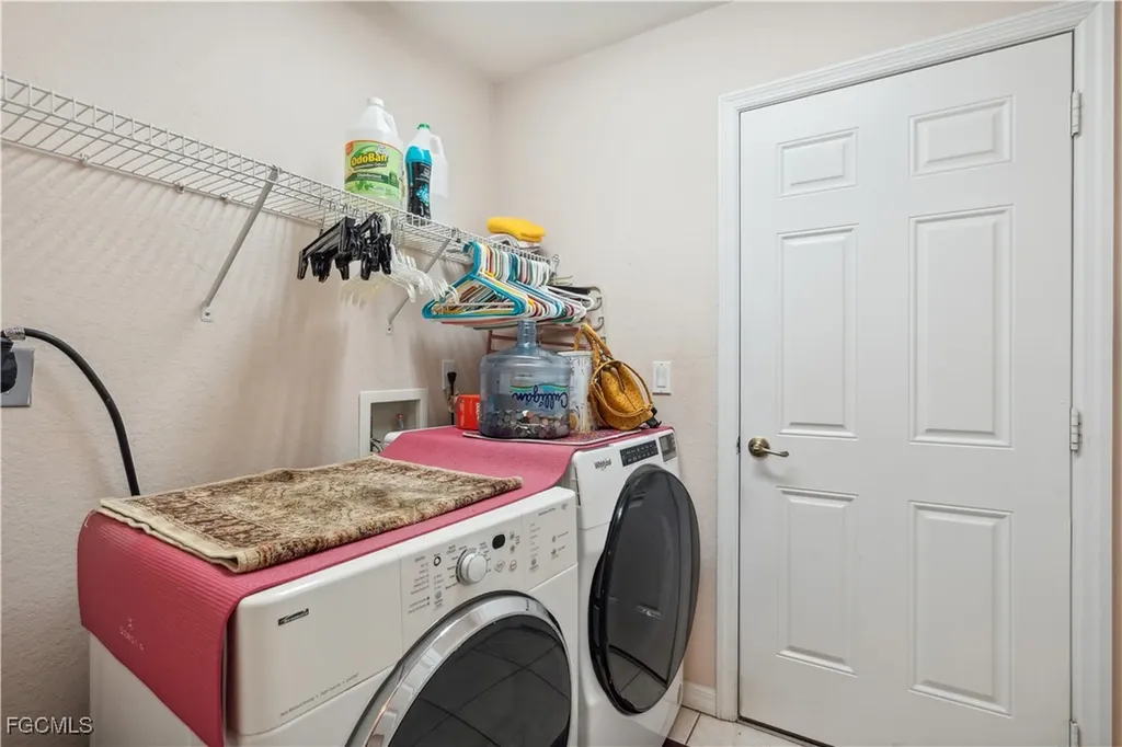 9475 Silver Pine Loop Fort Myers FL 33967