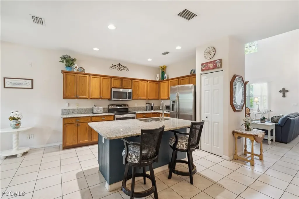 9475 Silver Pine Loop Fort Myers FL 33967