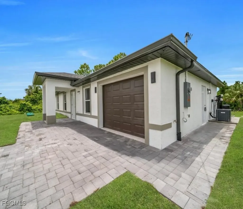 382 Mcarthur Boulevard Lehigh Acres FL 33974