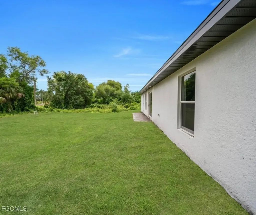 382 Mcarthur Boulevard Lehigh Acres FL 33974