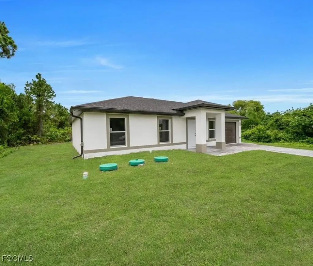 382 Mcarthur Boulevard Lehigh Acres FL 33974
