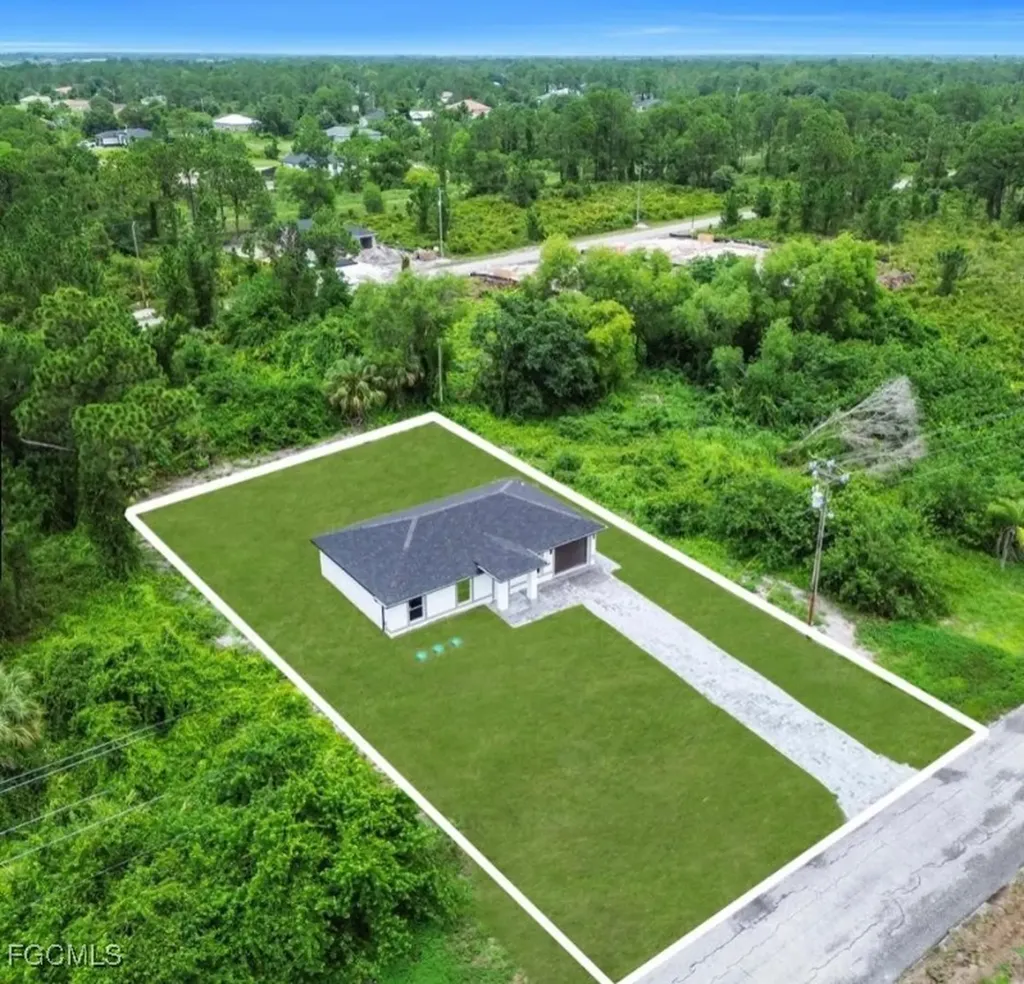382 Mcarthur Boulevard Lehigh Acres FL 33974