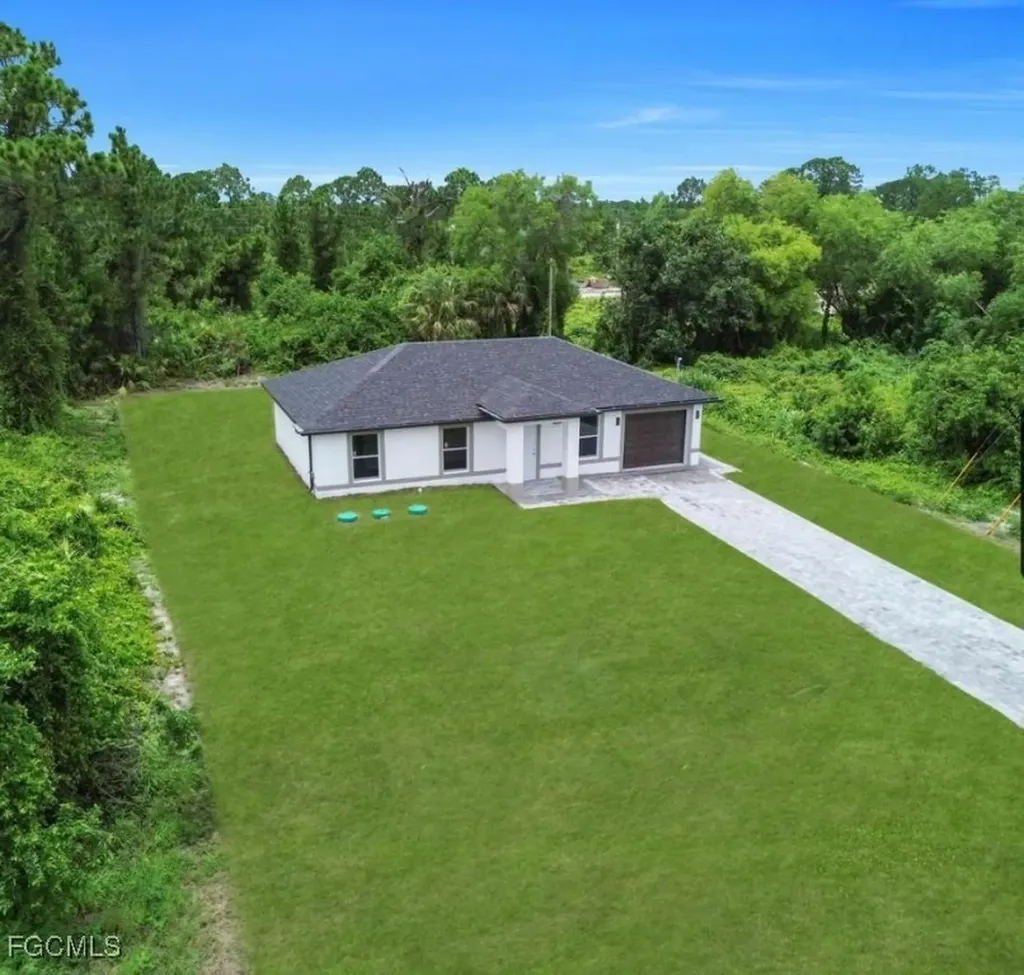 382 Mcarthur Boulevard Lehigh Acres FL 33974