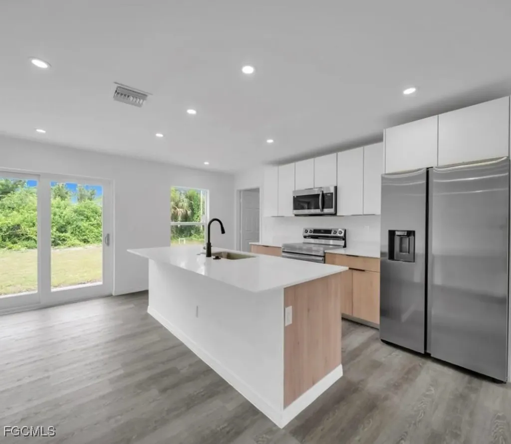 382 Mcarthur Boulevard Lehigh Acres FL 33974