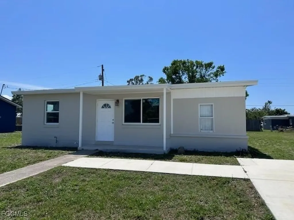 21043 Bersell Avenue Port Charlotte FL 33952