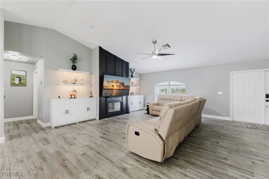 1910 NW 14th Terrace Cape Coral FL 33993