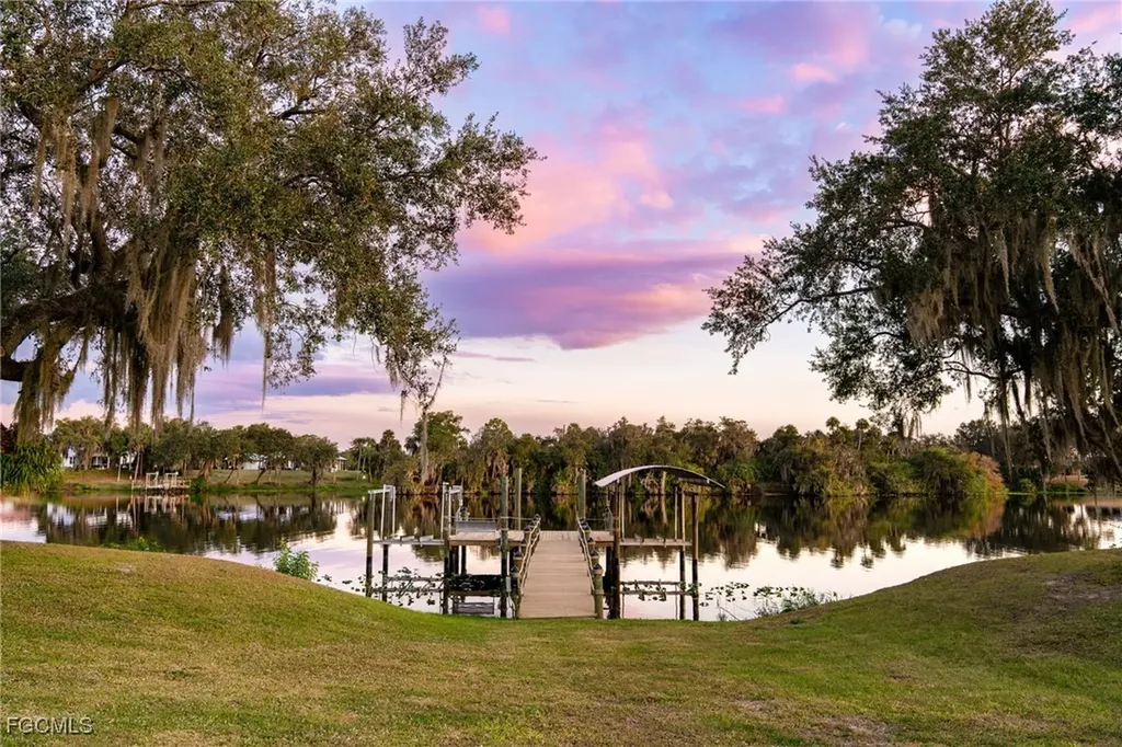 5994 Dragoon Court Labelle FL 33935