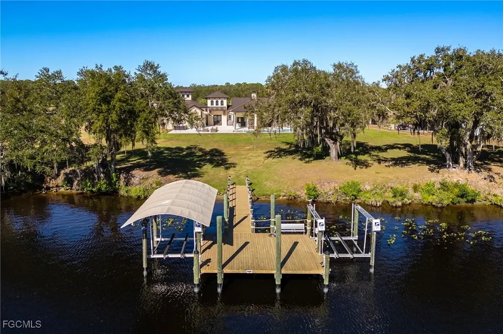 5994 Dragoon Court Labelle FL 33935