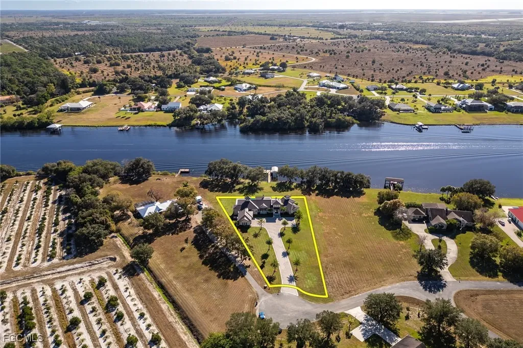 5994 Dragoon Court Labelle FL 33935