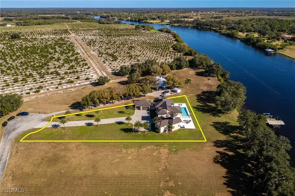 5994 Dragoon Court Labelle FL 33935