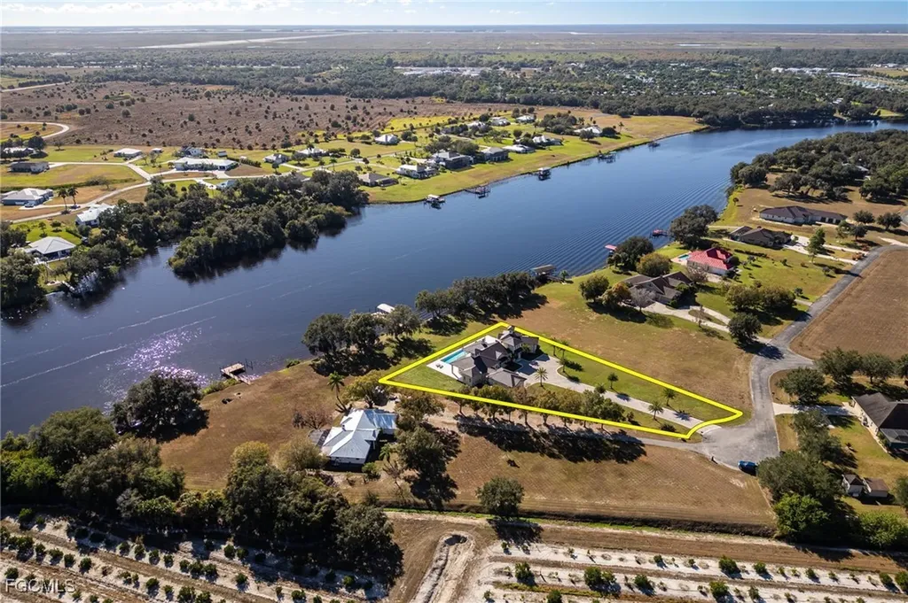 5994 Dragoon Court Labelle FL 33935
