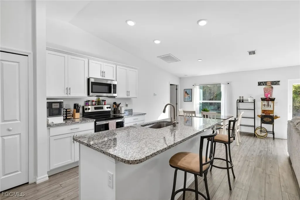 2517 NW 15th Place Cape Coral FL 33993