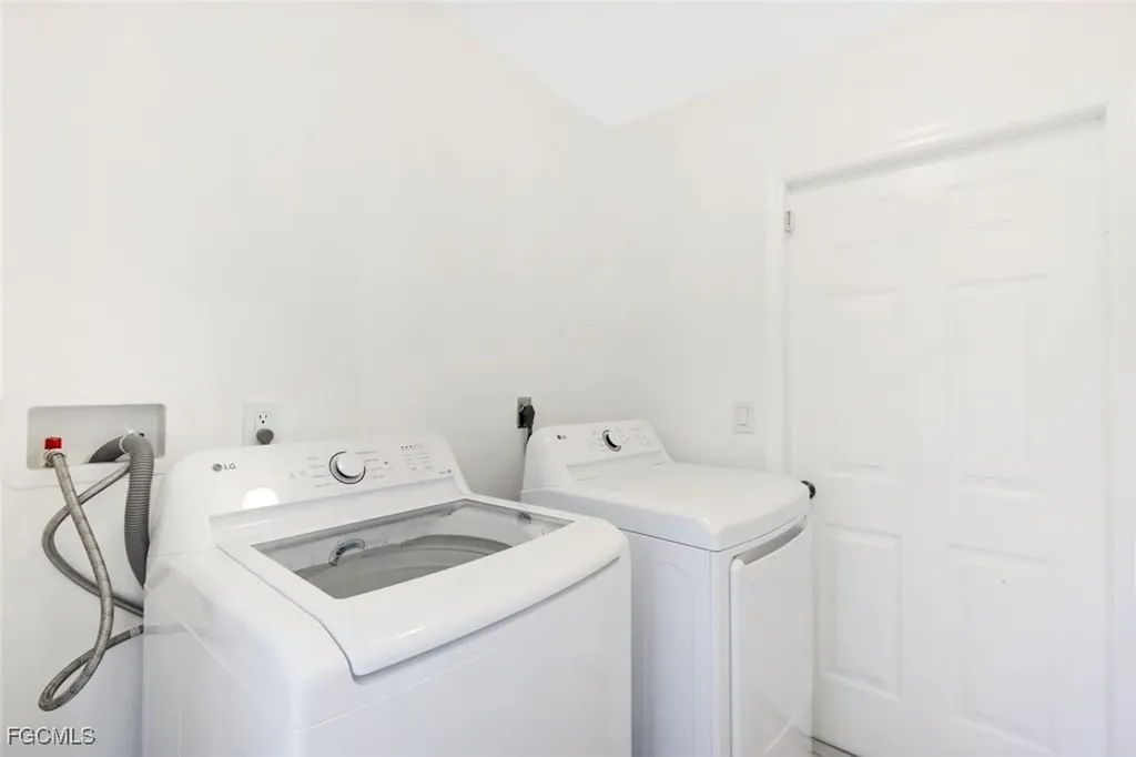 2519 SW 30th Street Cape Coral FL 33914