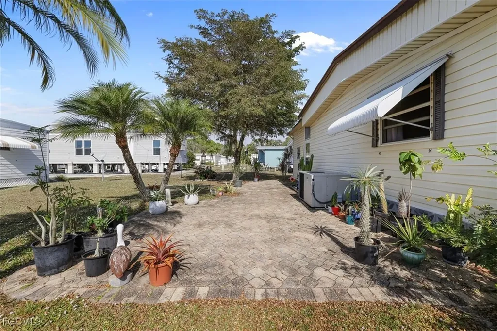 786 Roses Lane North Fort Myers FL 33917