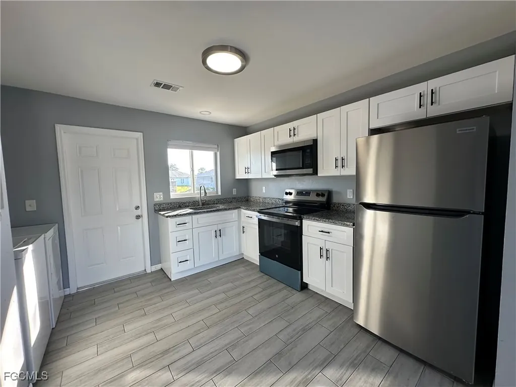 137-139 Gordon Avenue S Lehigh Acres FL 33973