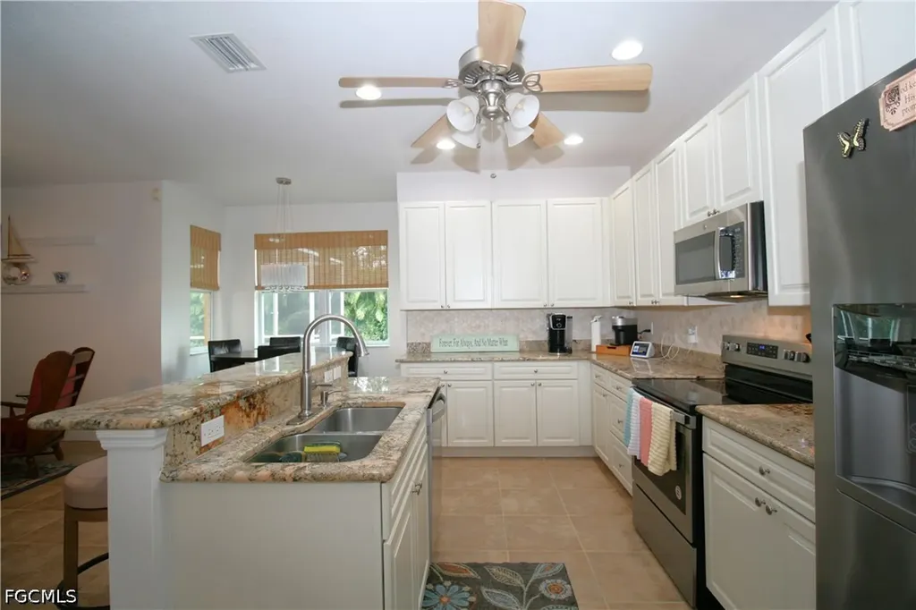 3702 SE 6th Avenue Cape Coral FL 33904