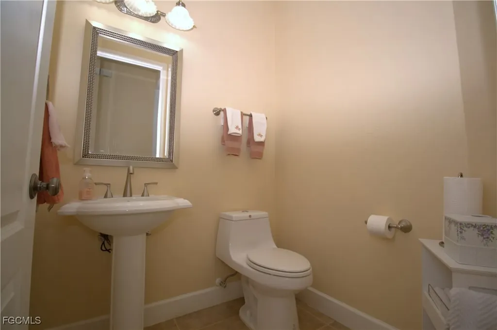 3702 SE 6th Avenue Cape Coral FL 33904