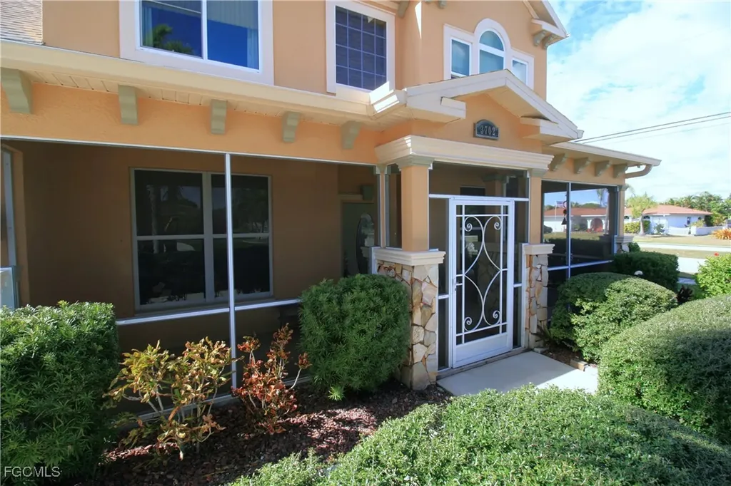3702 SE 6th Avenue Cape Coral FL 33904