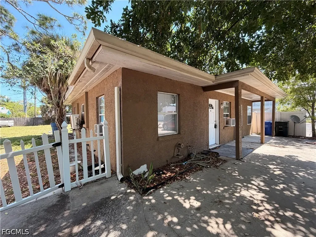 1935 Ricardo Avenue Fort Myers FL 33901