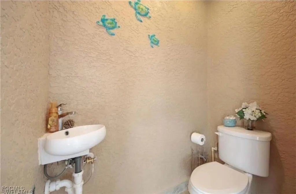 831 NE 23rd Terrace Cape Coral FL 33909