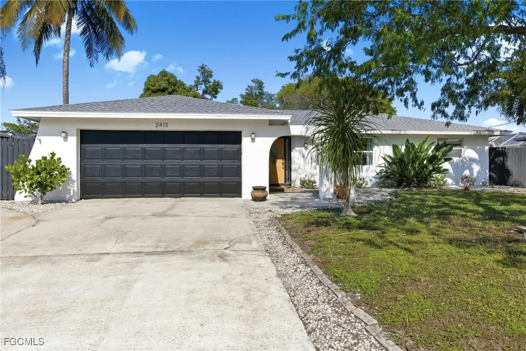 2413 Woodland Circle Fort Myers FL 33907