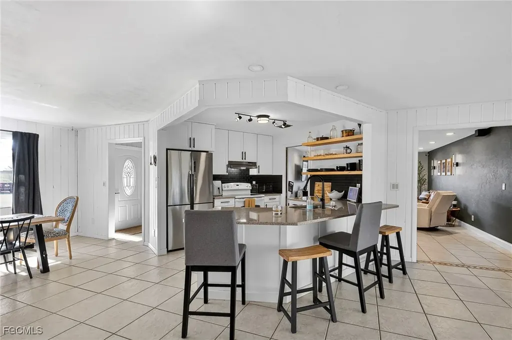 2413 Woodland Circle Fort Myers FL 33907