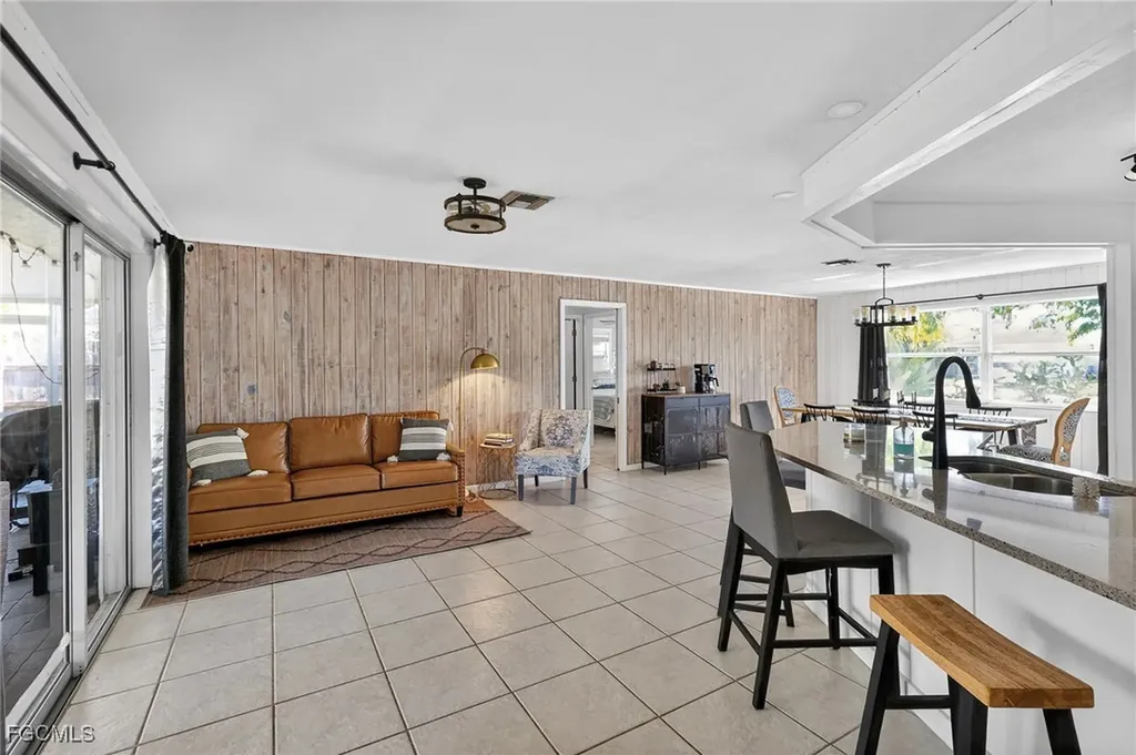 2413 Woodland Circle Fort Myers FL 33907